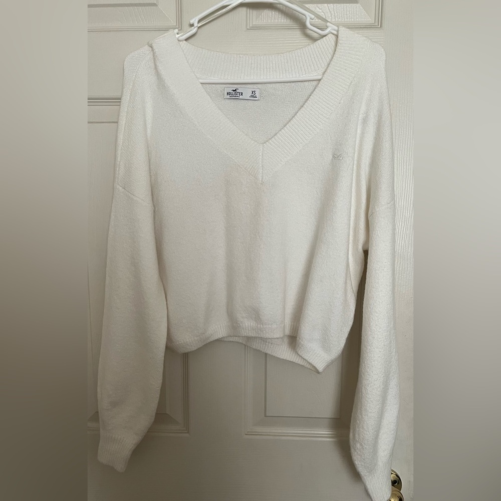 Hollister White Cozy V-Neck Sweater